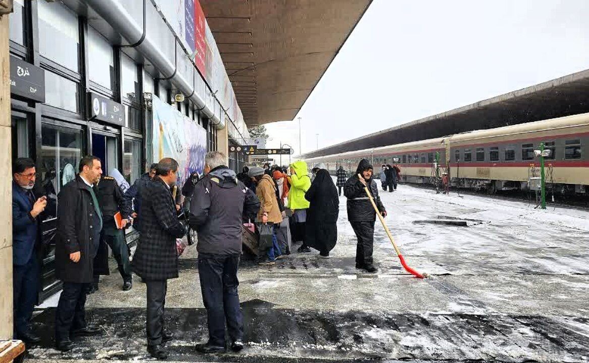 استاندار در راه اهن