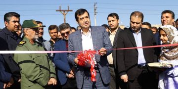 افتتاح زمین چمن مصنوعی شهید رجایی با حضور وزیر ورزش و‌جوانان