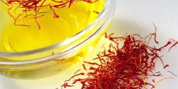 کشف ۱۰۰ بطری زعفران مایع تقلبی در مشهد