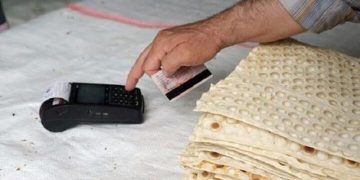 سوء استفاده عجیب یک نانوایی در مشهد از مردم!