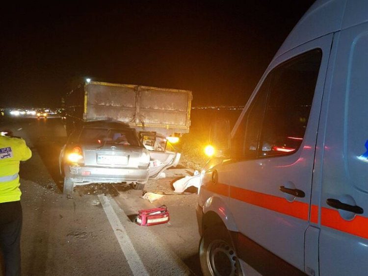 تصادف تریلر با سواری در جاده نیشابور- سبزوار سه کشته بر جا گذاشت