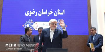 عارف در جمع فعالان سیاسی مشهد: رفع فیلتر گام به گام انجام می شود