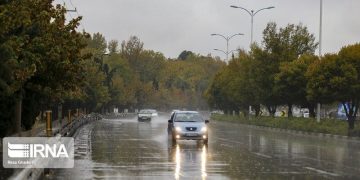 رگبار باران همراه با رعد و برق و تگرگ برخی مناطق خراسان رضوی را فرا می‌گیرد
