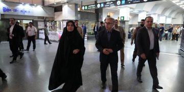 بازدید وزیر راه از نبض تپنده خطوط ریلی ایران/افزایش تعداد قطارها برای پاسخ به مطالبات مردم
