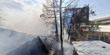 مهار آتش سوزی محوطه بیمارستان قائم مشهد