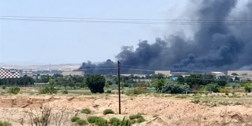 تکذیب انفجار در فرودگاه مشهد؛ دود ناشی از سوزاندن علف‌های هرز بود