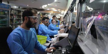 فرماندار مشهد: رفع مشکلات داروخانه‌‌ها در اولویت است