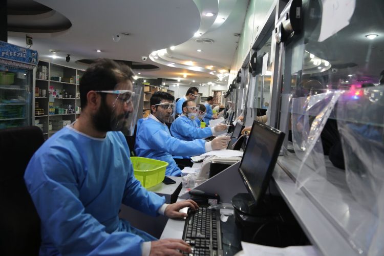 فرماندار مشهد: رفع مشکلات داروخانه‌‌ها در اولویت است