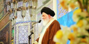 امام جمعه مشهد: ایرانیان درچشم جهانیان الگویی از یک ملت با شرافت هستند