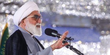 تولیت آستان قدس‌رضوی: چالش‌ها نباید منجر به خروج نخبگان از کشور شود