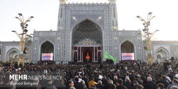 رکوردشکنی تاریخی میزبانی حرم رضوی با پذیرش ۷ میلیون زائر