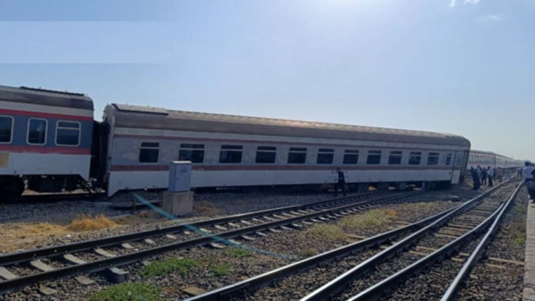 خروج قطار از ریل در ایستگاه راه آهن مشهد +عکس