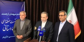 عراقچی: فرصت توافق بود، اما زیاده‌خواهی آمریکا مانع شد/ پایبند به دیپلماسی هستیم‌