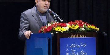 نفت، گردشگری را از اولویت اقتصاد خارج کرده است