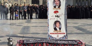 تشییع پیکر مادر ۲ شهید دفاع مقدس در مشهد