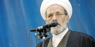 امام جمعه موقت مشهد: تبعیض و بی‌عدالتی با نظام اسلامی در تضاد است