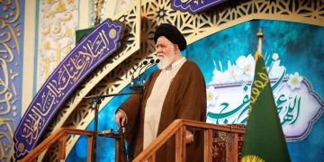 رهبر معظم انقلاب اسلامی ایران بی‌نظیرترین رهبر جهان در مدیریت بحران و فتنه‌شناسی است