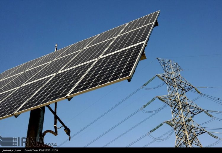 فرماندار مشهد بر رفع مشکل ترانس برای صنایع دارای نیروگاه خورشیدی تاکید کرد