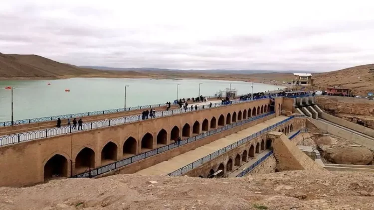 تخریب پل و سقوط ۱۲ نفر در سد فریمان!