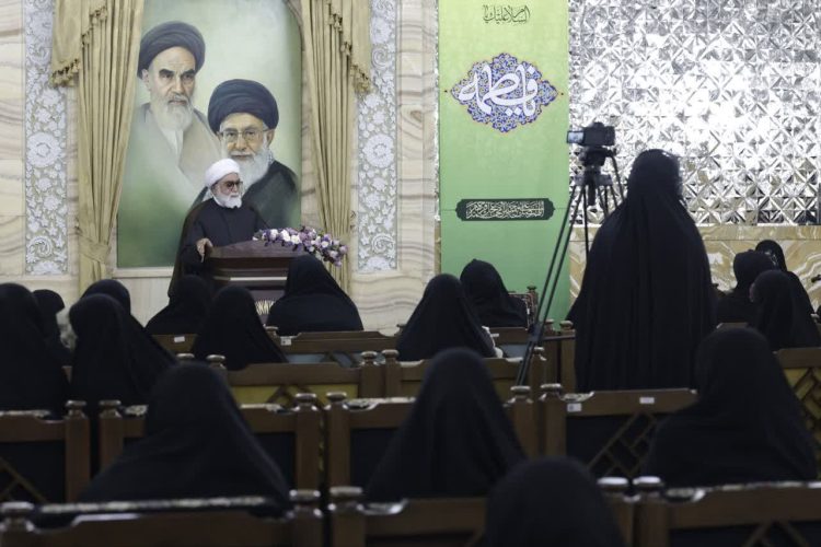 آیت الله مروی: یکی از بلاهای جامعه کاهش فرزندآوری است