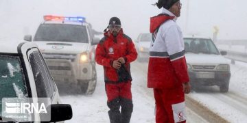 امدادرسانی هلال احمر خراسان رضوی به بیش از ۱۵۰۰ گرفتار در برف