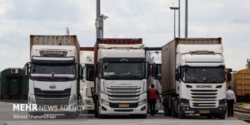 بارش برف در افغانستان باعث توقف ورود ناوگان حمل و نقل از دوغارون شد