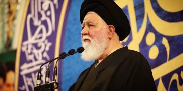 آیت الله علم الهدی: طرح مسائل معیشتی نباید ابزاری برای دشمن شود